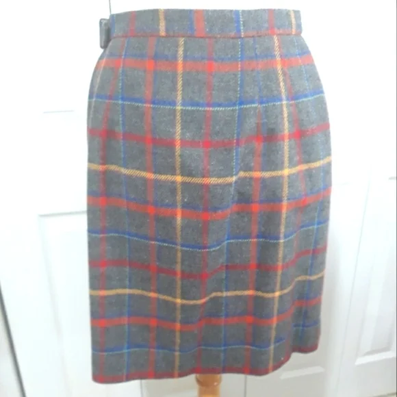 Vintage Talbots Wool Blend Lined Wrap Plaid Gray Red Yellow Mini Skirt size 10 - Picture 10 of 12